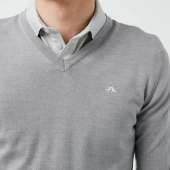 J.LINDEBERG LYMANN TOUR MERINO V-NECK GOLF SWEATER / GREY MELANGE 13 J.LINDEBERG LYMANN TOUR MERINO V-NECK GOLF SWEATER / GREY MELANGE -CLUBS Sales Shop JL Lymann Grey 4 600x600 1