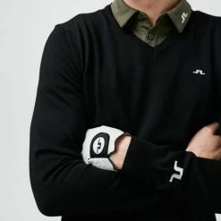 J.LINDEBERG LYMANN TOUR MERINO V-NECK GOLF SWEATER / BLACK -CLUBS Sales Shop JL Lymann black 1 1 600x600 1